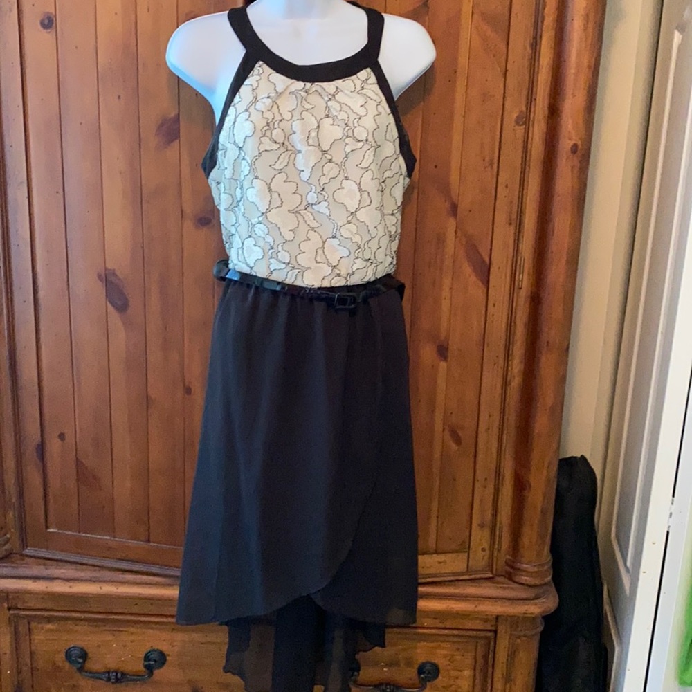 NWOT Lilly Rose dress size L laced top